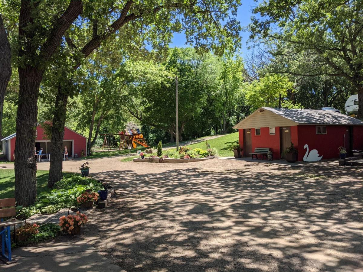 Swan Lake Resort & Campground Fergus Falls Exterior photo