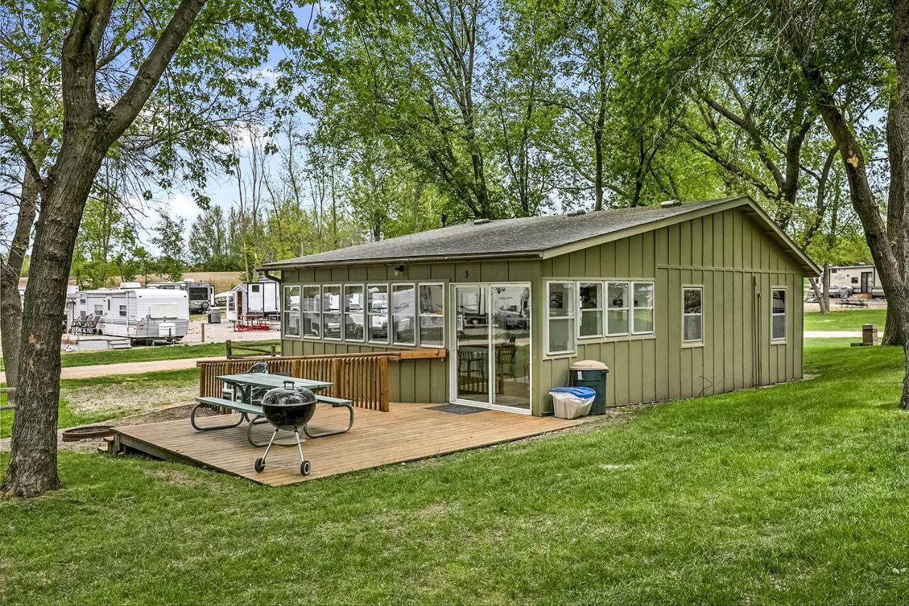 Swan Lake Resort & Campground Fergus Falls Exterior photo